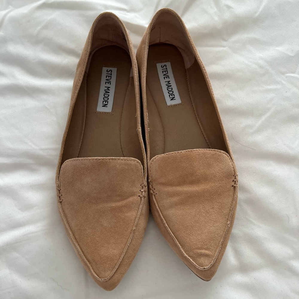 steve madden feather loafer camel suede